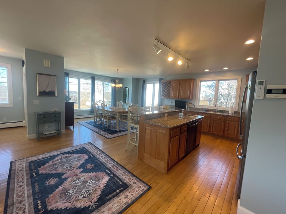 Large Private Kitchen and Dinning Room