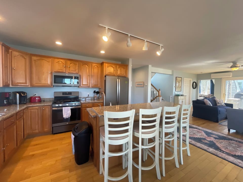 Large Private Kitchen