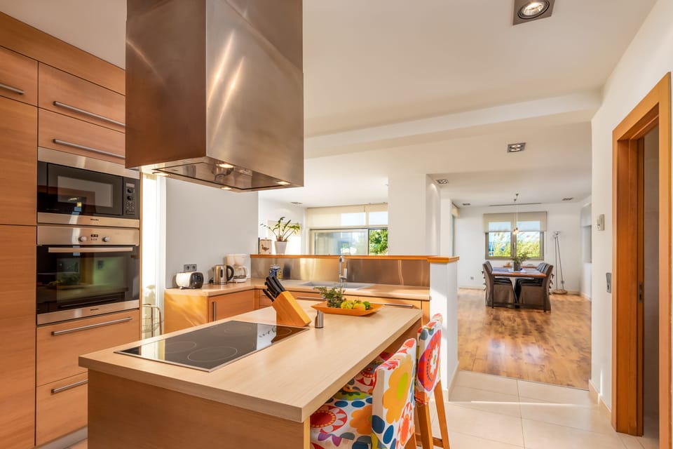 Open plan kitchen area