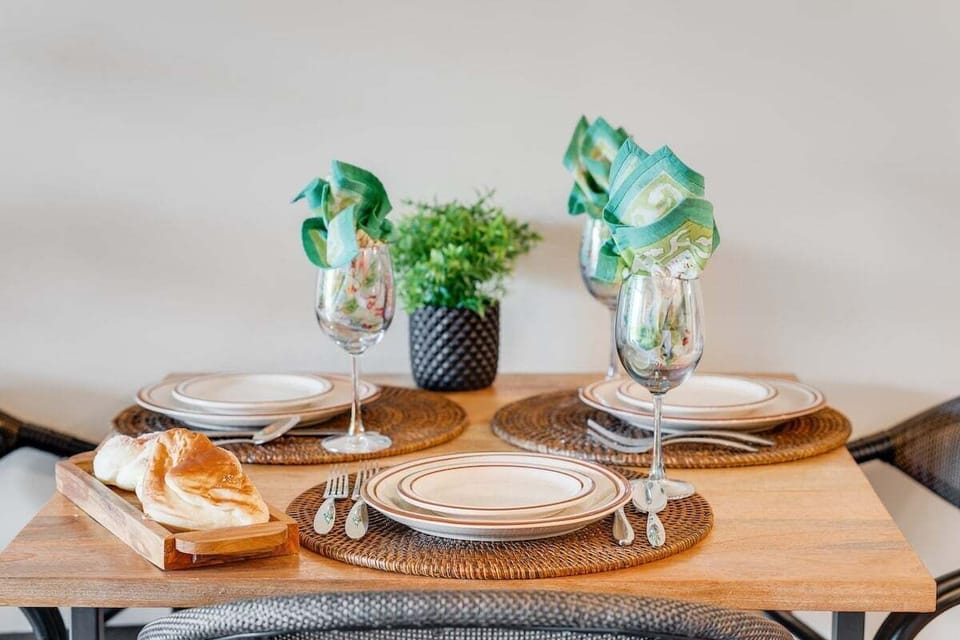 Napili Shores E240 dining area 1