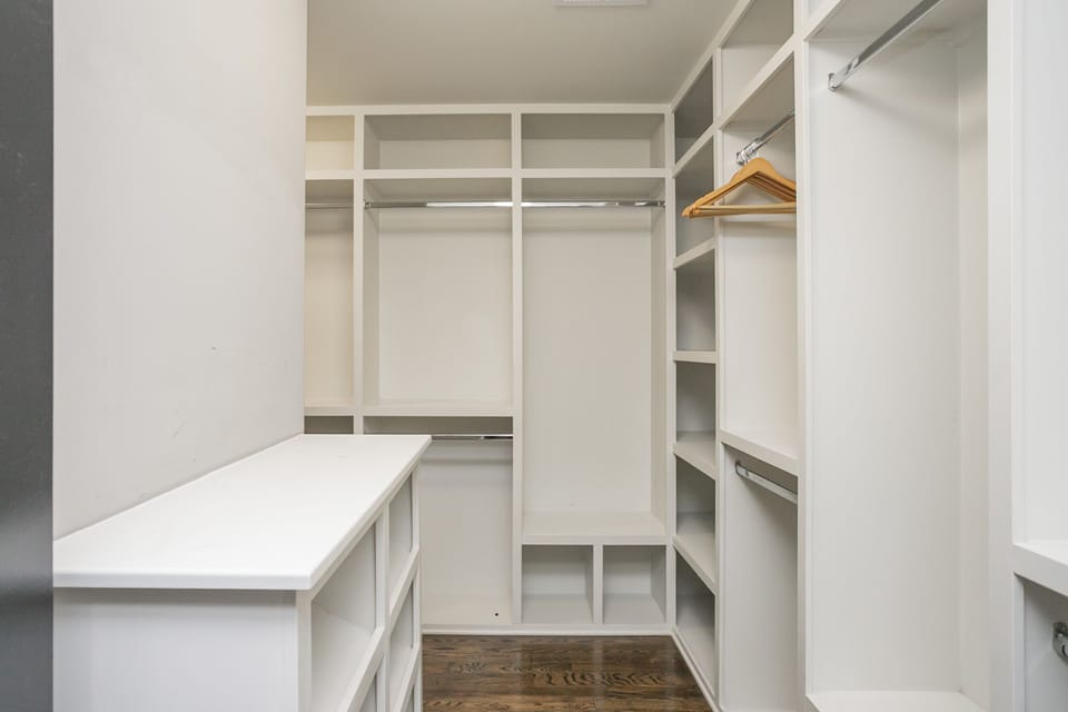 Master Bedroom large Walk-in Closet!