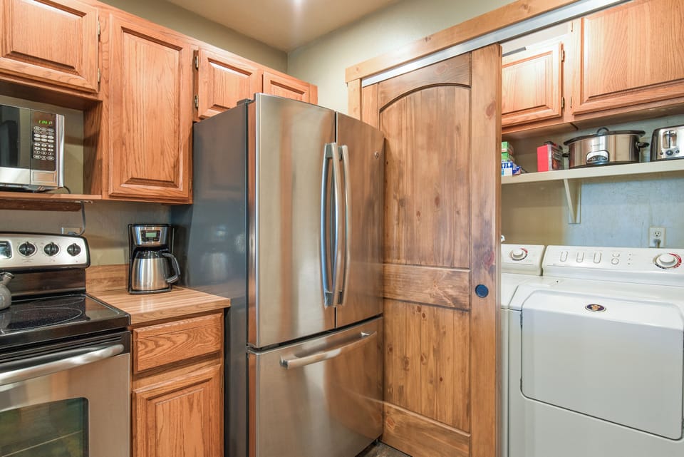 Washer/Dryer, dishwasher, micro, French press, coffee maker, dutch oven, more!
