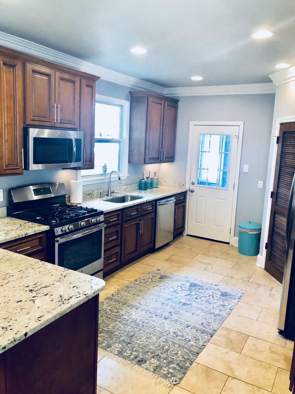 kitchen with everything you need 