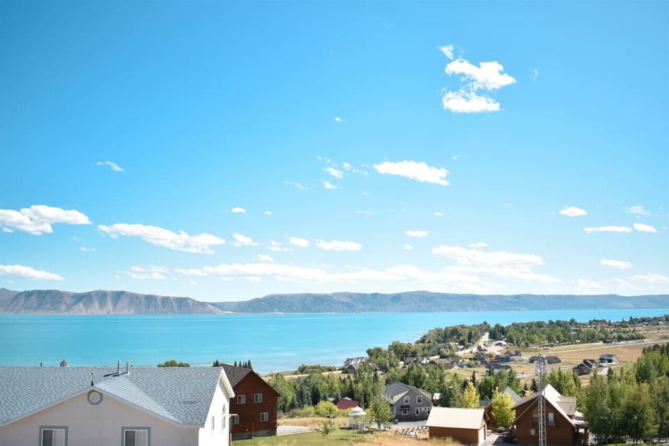 Amazing lake view from the decks and patio on 3 different levels.