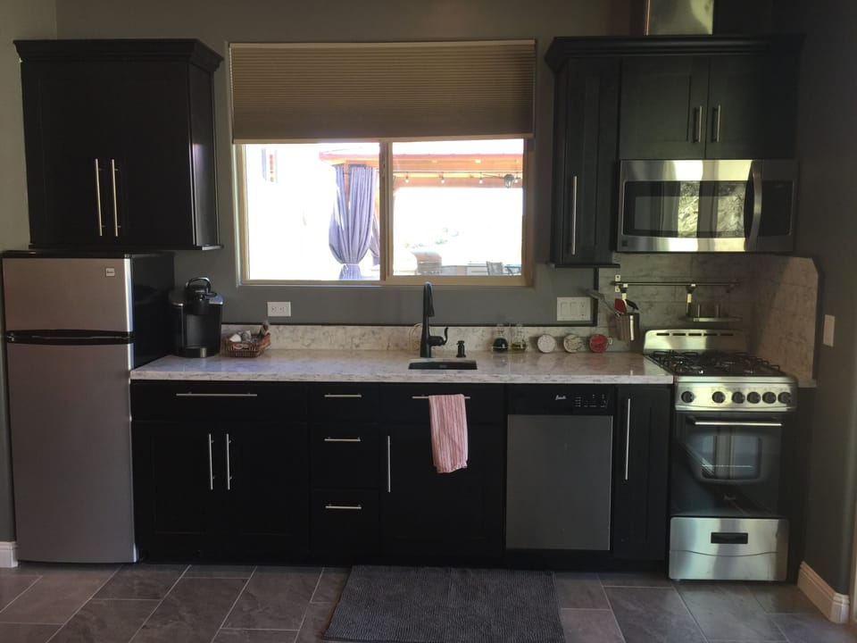 Full kitchen