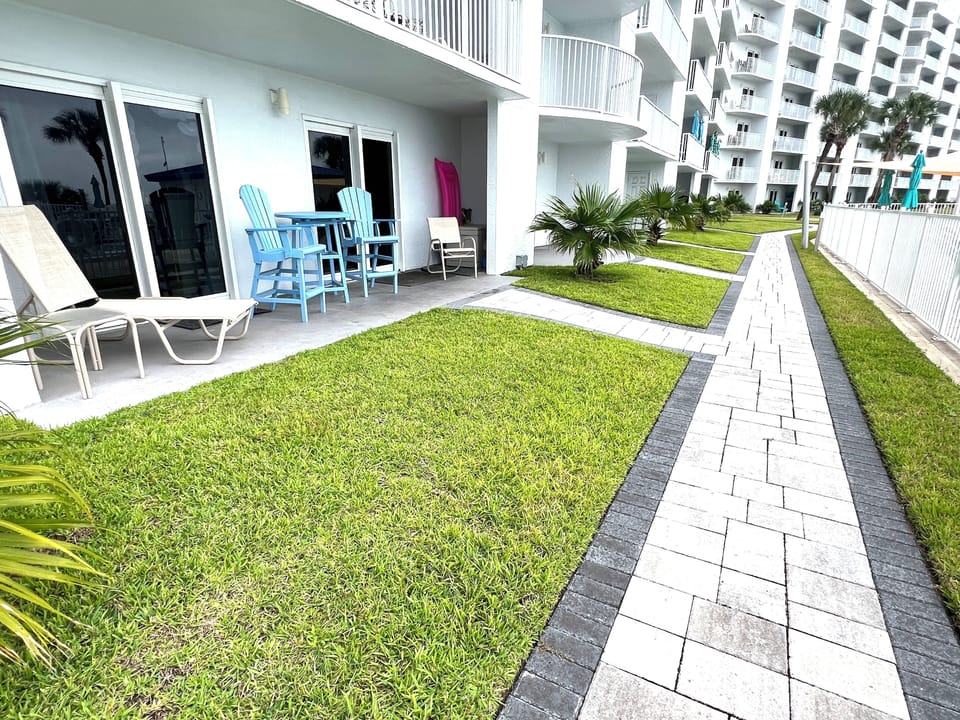 Love our new paved walkway to the pool, jacuzzi, and FREE beach chair setups!