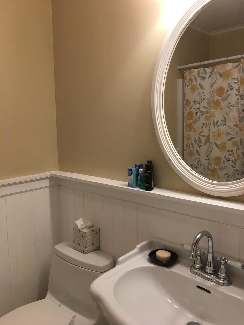 Second full bathroom adjacent to bedroom #2 and #3