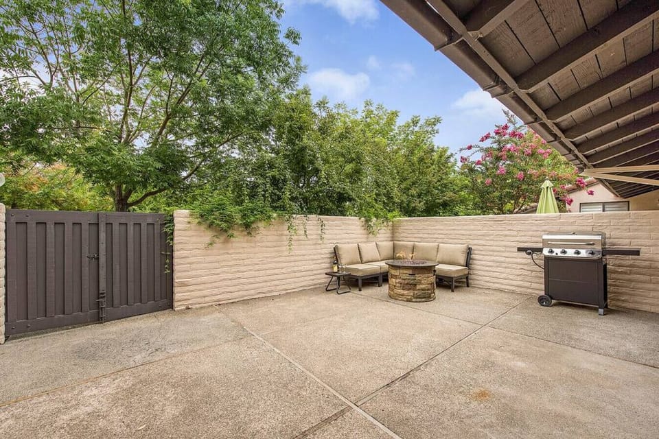 Front patio, gated