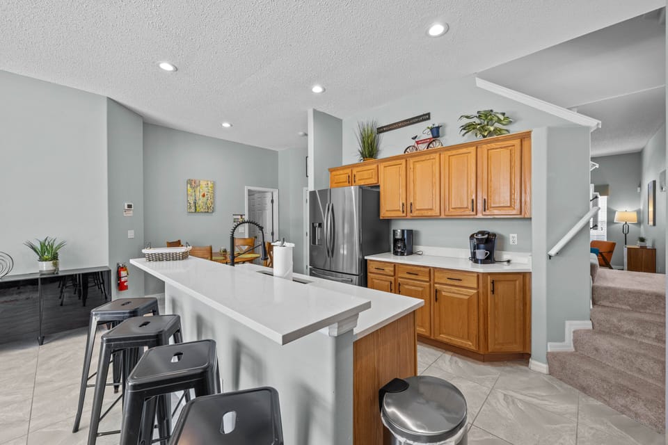 Eating Bar on Kitchen island