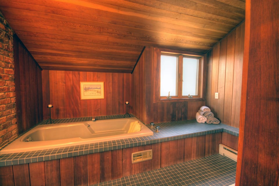 Secluded Chalet, Mountain Views, Sauna+ Hotub (Near Stratton, Magic, Bromley Mt) House in Peru
