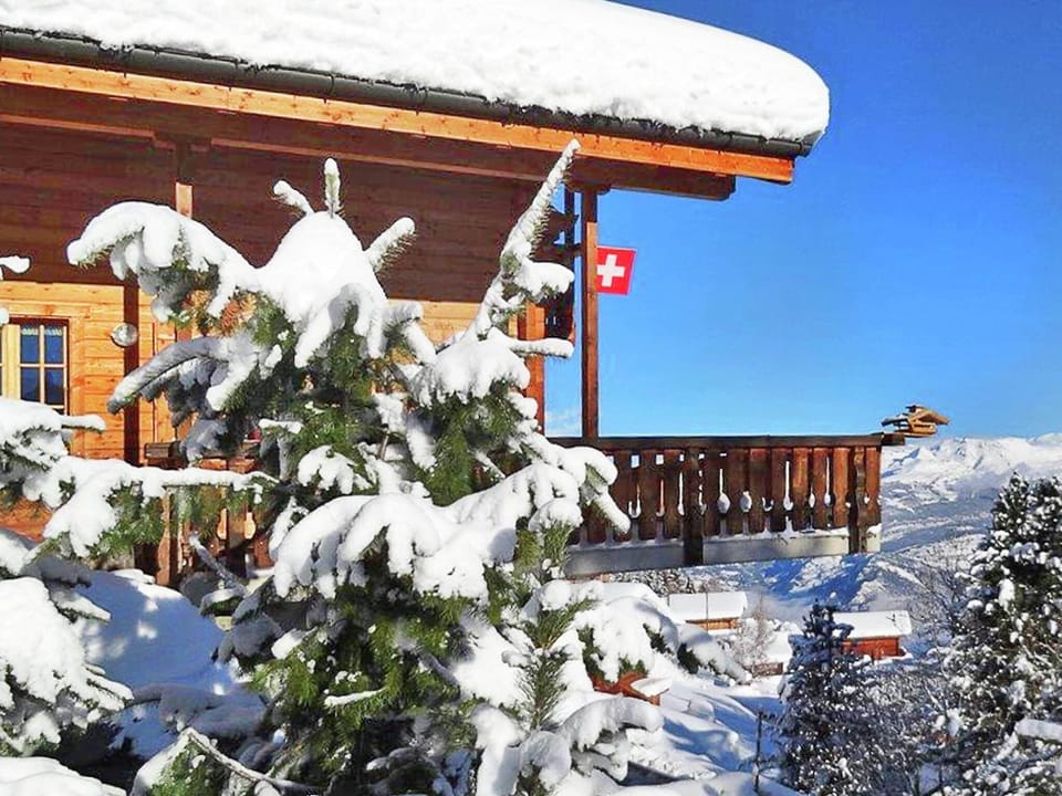 Holiday Home Exterior [winter]