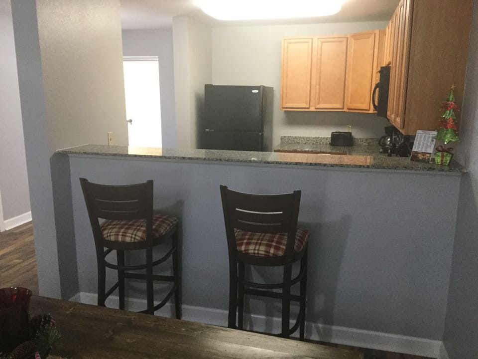 Kitchen bar