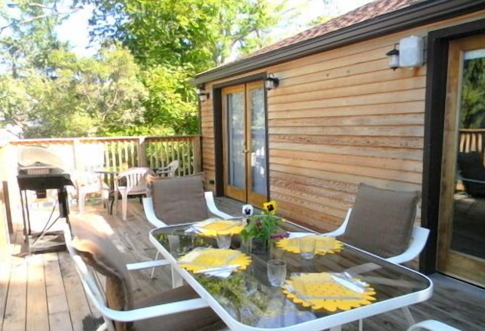 The Deck overlooking Seneca Lake.