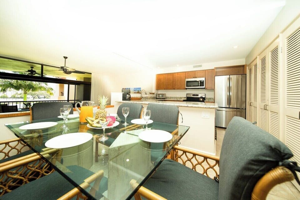 Dine in style with easy access to the fully equipped kitchen