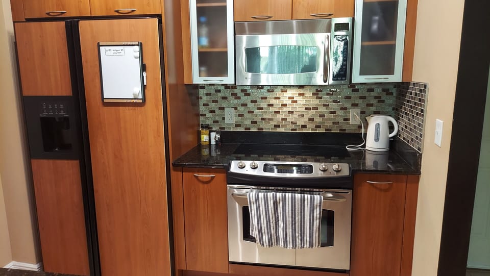 Fully equipped kitchen