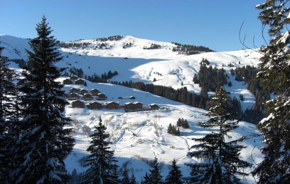 Champoussin village