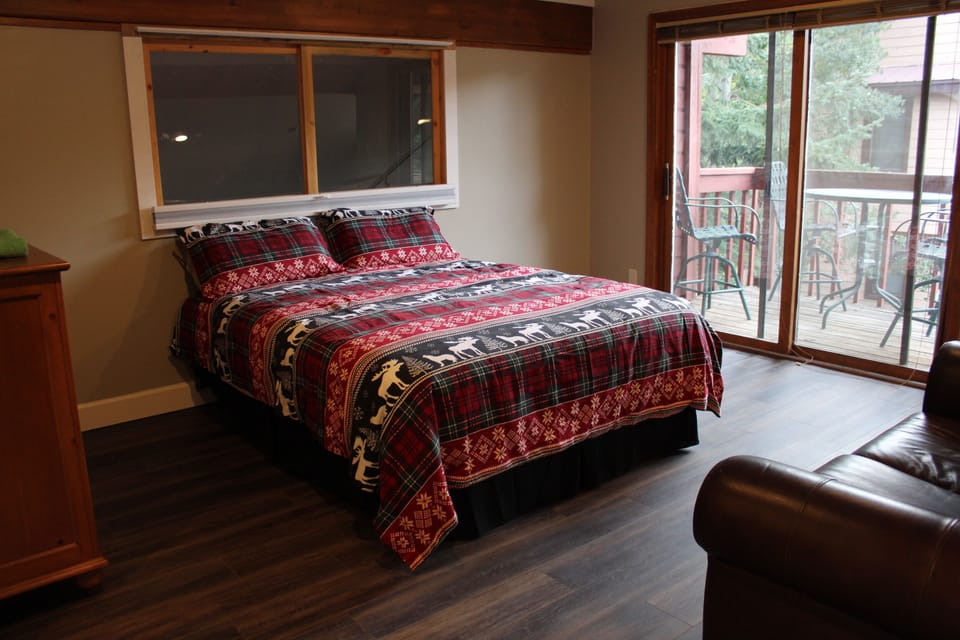 Loft queen bedroom with full private attached bathroom