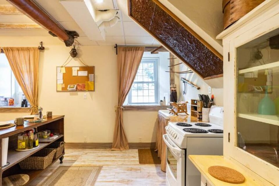 You can view the river from the kitchen window. Original mill owner's 1930 sink.