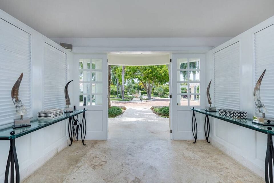 Villa Blanca: entrance