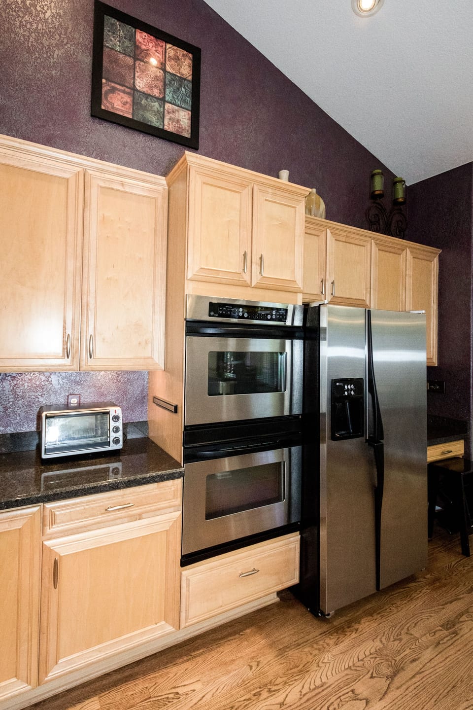 Double ovens and Breville toaster oven.