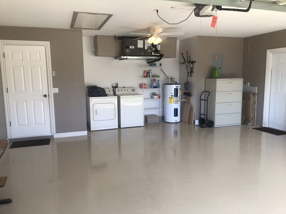 2 Car Garage 