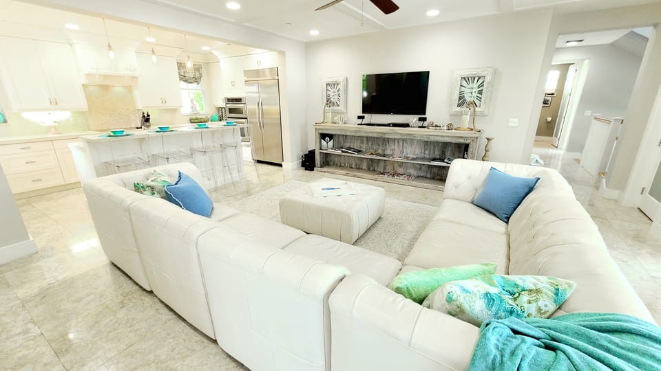2nd Level Living Room 
