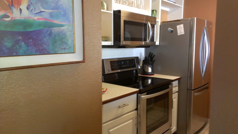 Great appliances! 
 (including brand new, large washer and dryer)