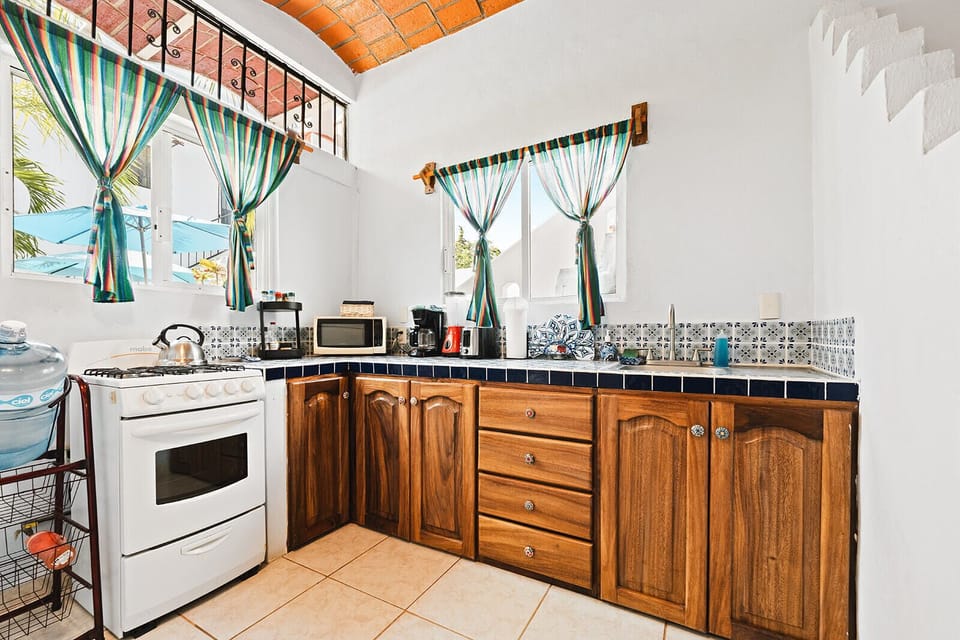 full kitchen