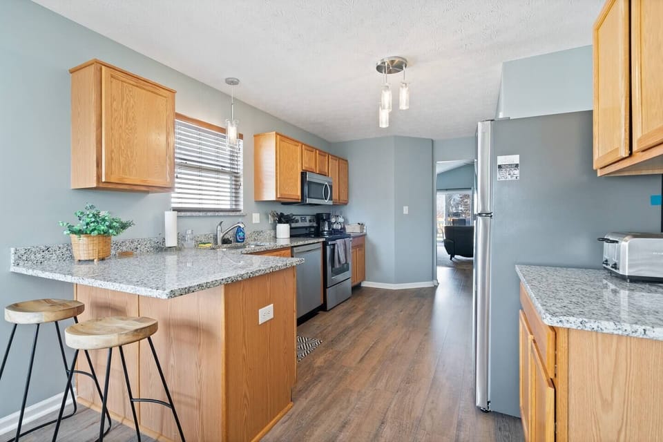 Enjoy meals in your eat-in kitchen complete with updated appliances