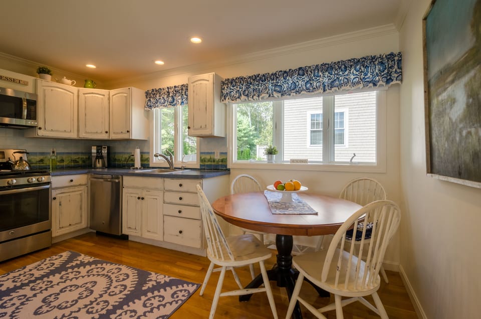 Kitchen and kitchen table