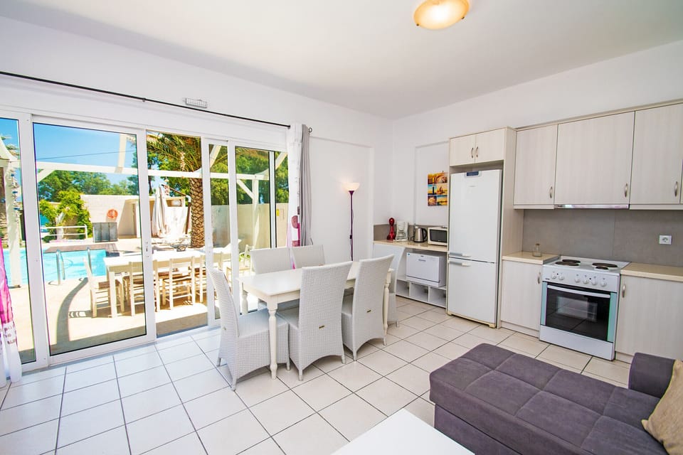 Living and dining area