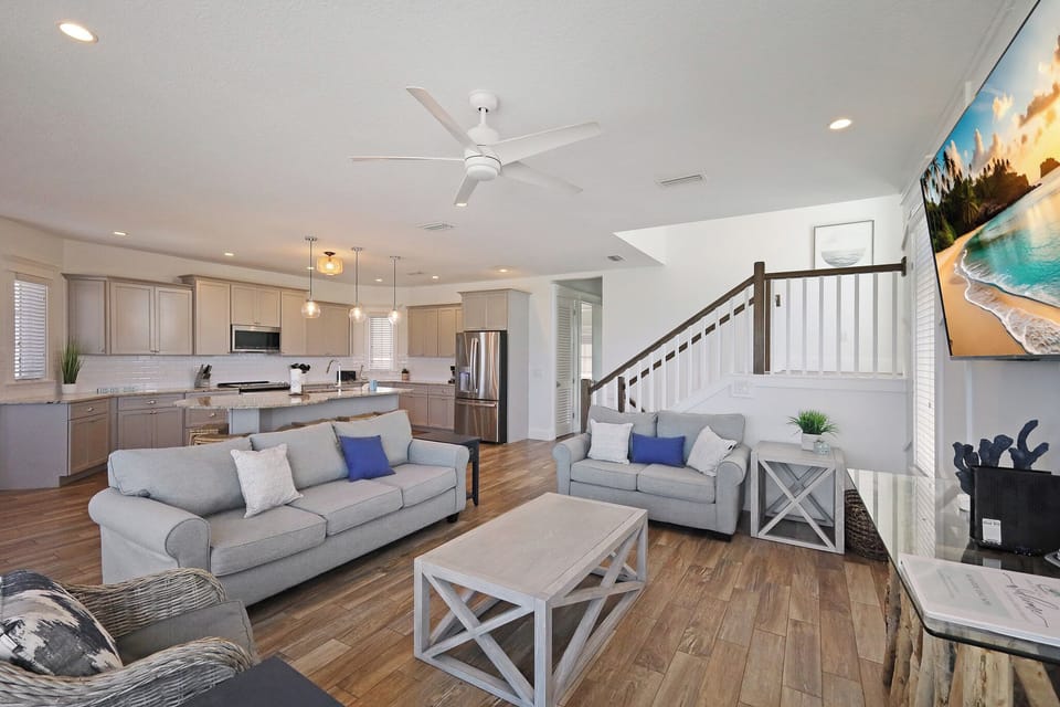 Interior Lounge Zone - AMI Locals