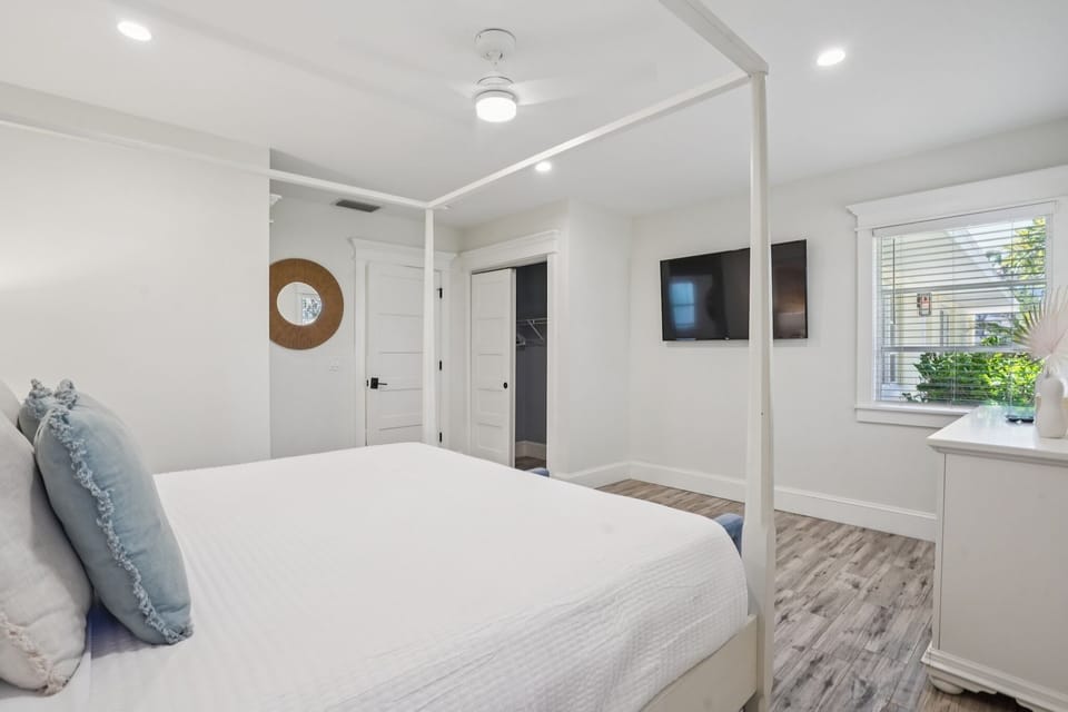 Primary Bedroom and Closet - King