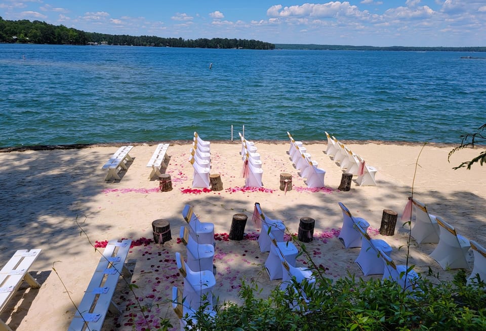 Lakeside wedding - so beautiful, graceful and expansive
