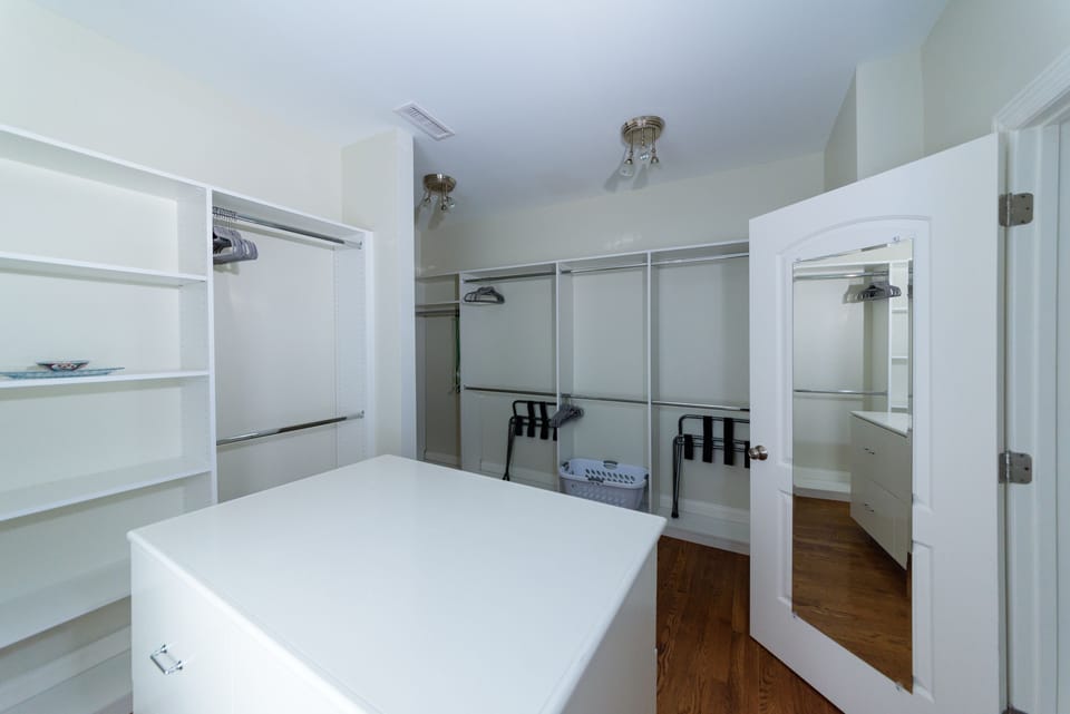 Spacious master closet w/island