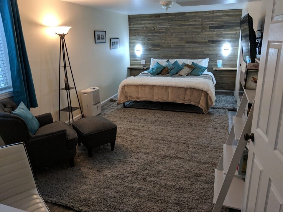 Get a great night's rest on a Leesa King size mattress