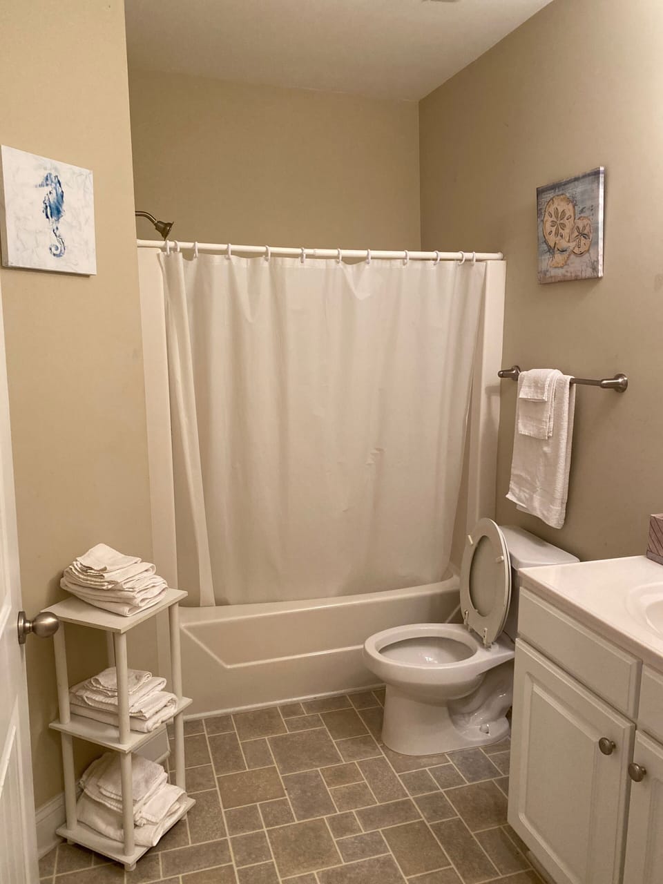 2nd Bathroom 