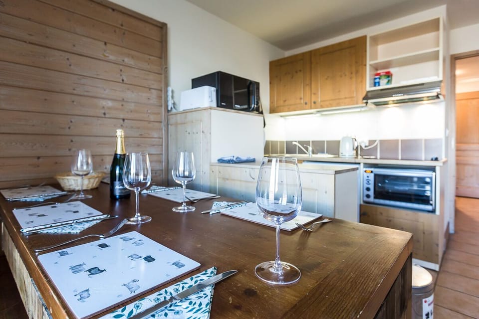 Dining & kitchen