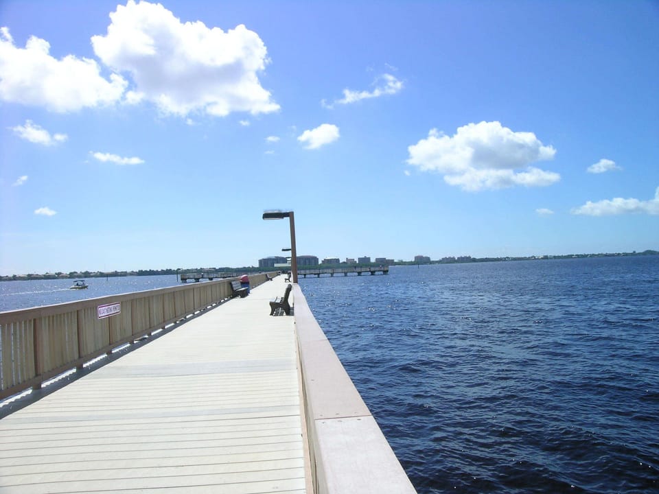 Cape Coral Yacht Club beach, fishing pier