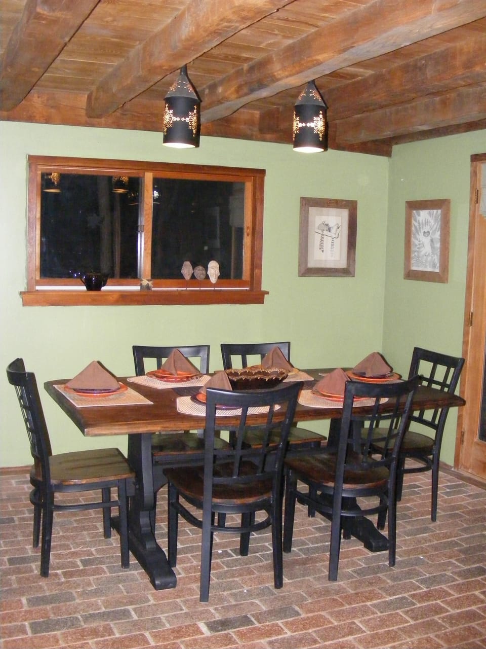 Dining room seating for 6-8