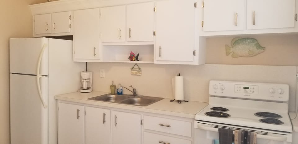 Full Kitchen 