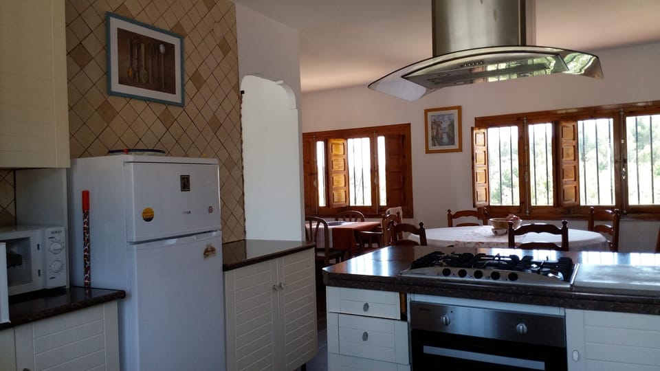 The Kitchen - Dining 