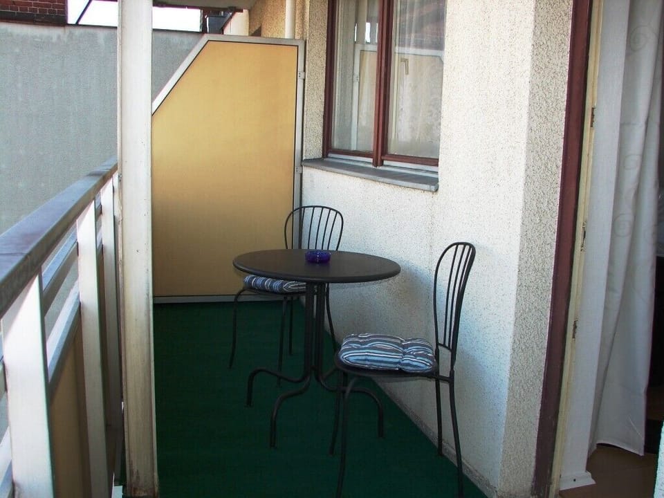 balcony