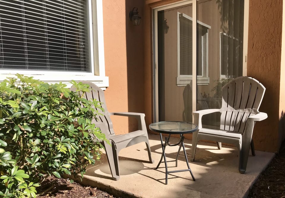 Perfect spot to enjoy your morning cup of coffee or afternoon glass of vino!