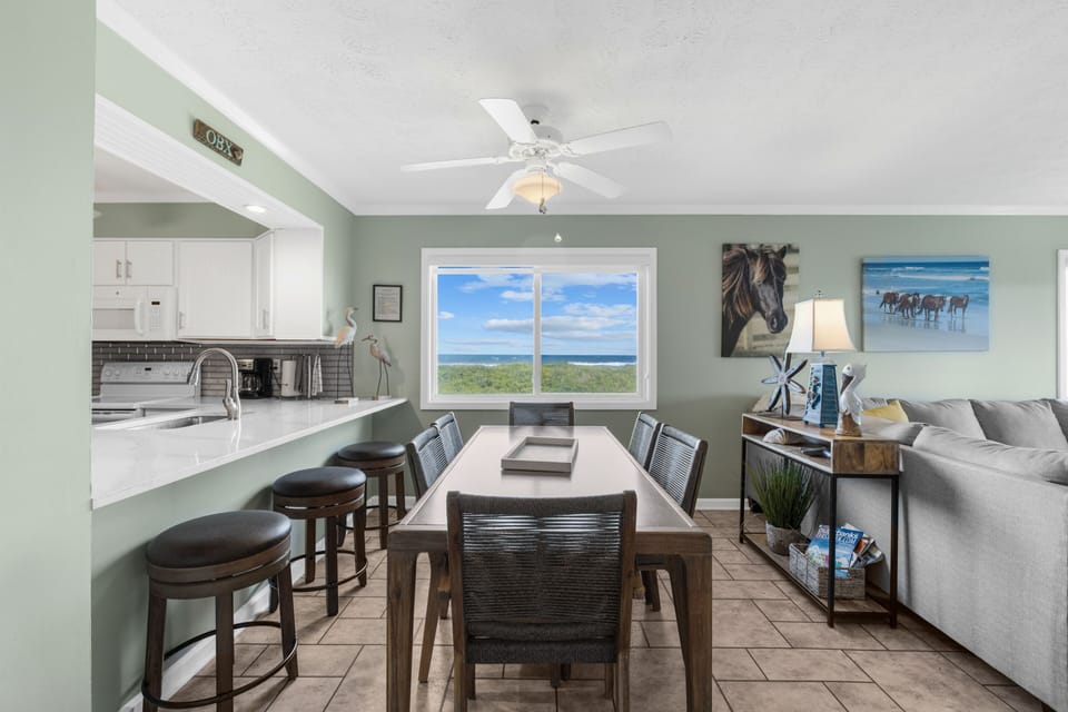Just look at these dining views !