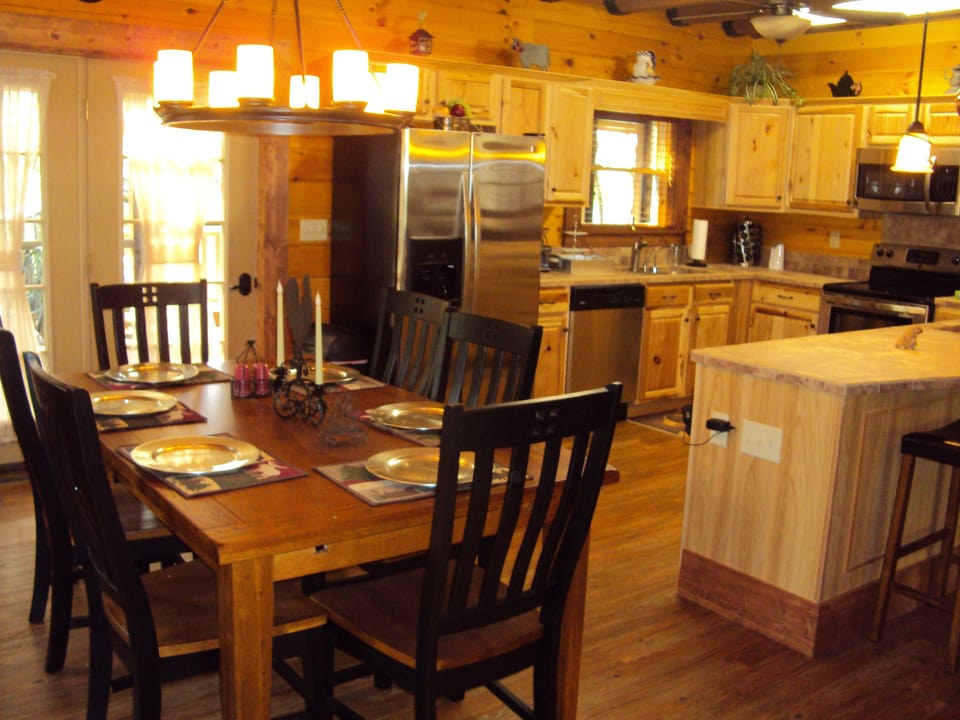 Dining Room & Kitchen