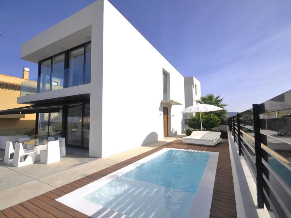Holiday Home Swimming Pool
