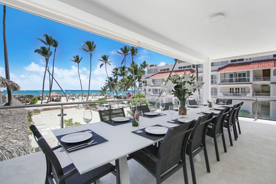 Villa Pandora: Outdoor dining overlooking Bavaro Beach and the Caribbean Sea