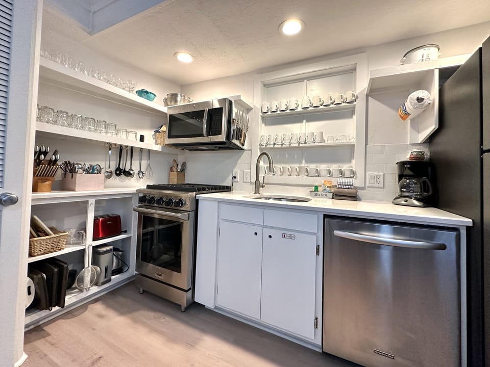 FULLY EQUIPPED KITCHEN ON SECOND STORY
