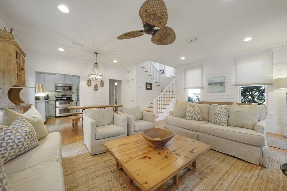 LIVING FACING DINING AND KITCHEN